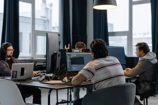 Building Agile Or ganizations: What Sets Successful Modern Enterprises Apart